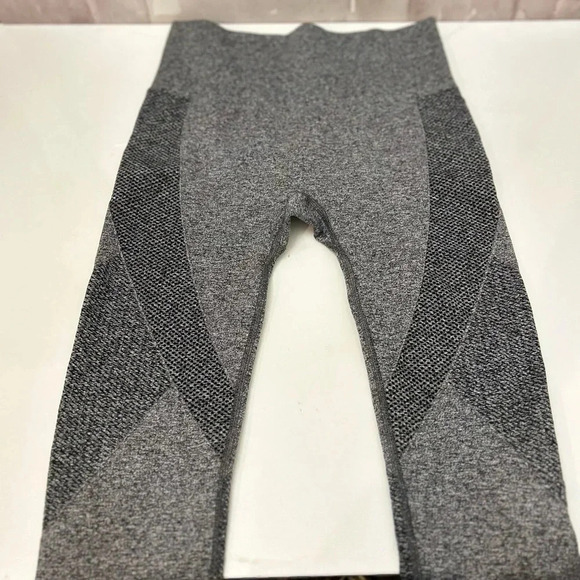 . Lorna Jane Activewear Capri Leggings xS - Picture 2 of 4